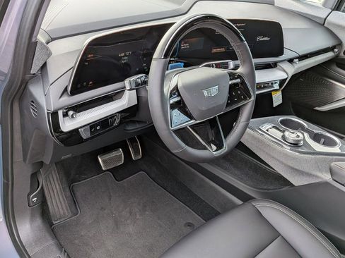 New 2026 Cadillac Optiq Luxury 1 image 14