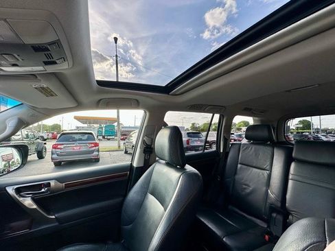 Used 2015 Lexus GX 460 w/ Premium Package image 39