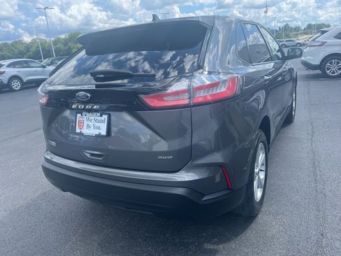 Used 2021 Ford Edge SE image 5