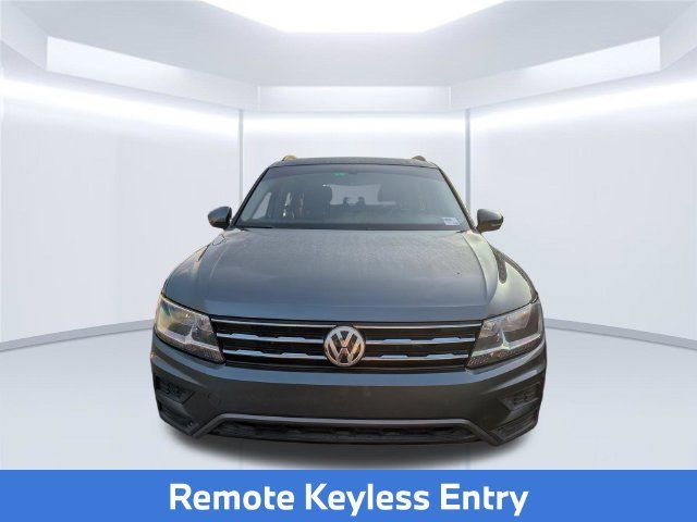 Used 2019 Volkswagen Tiguan SE w/ Panoramic Sunroof Package FWD image 5