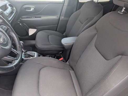 Certified 2020 Jeep Renegade Altitude FWD image 13