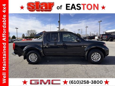 Used 2019 Nissan Frontier SV image 3