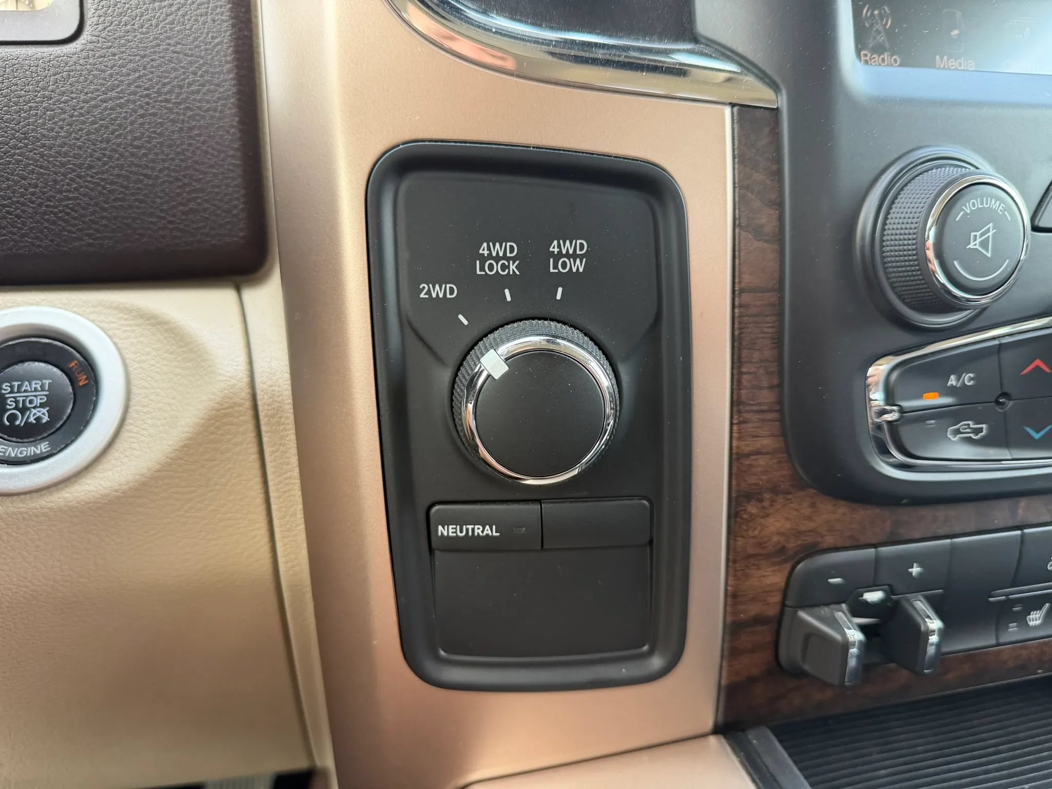 Used 2015 RAM 3500 Laramie Longhorn AWD/4WD image 15