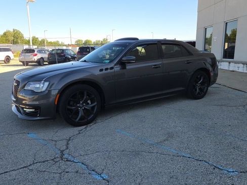 Used 2021 Chrysler 300 S w/ S Model Appearance Package RWD image 3