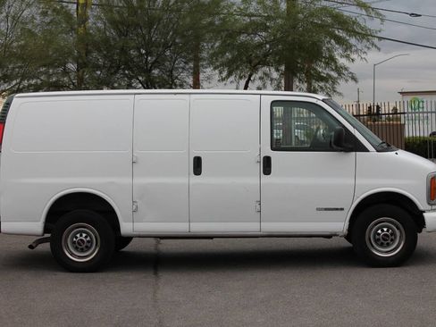 Used 1998 GMC Savana 2500 image 8