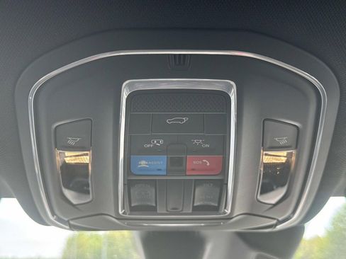 New 2026 Jeep Grand Cherokee Laredo X image 21