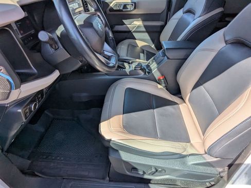 Used 2023 Ford Bronco Wildtrak image 16