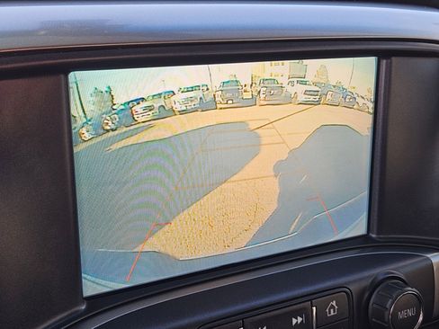 Used 2018 Chevrolet Silverado 1500 LT w/ Trailering Package AWD/4WD image 24
