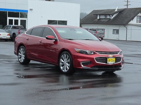 Certified 2017 Chevrolet Malibu Premier w/ Premier Sun and Wheel Package FWD image 2