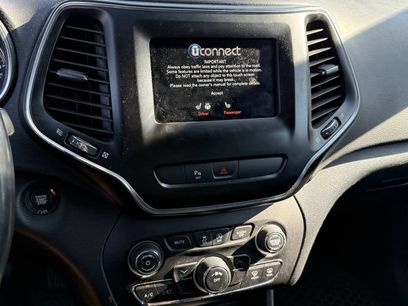 Used 2019 Jeep Cherokee Latitude Plus w/ Cold Weather Group