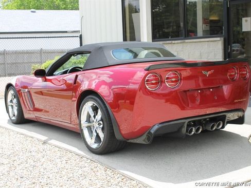 Used 2011 Chevrolet Corvette Grand Sport w/ Preferred Equipment Group RWD image 8