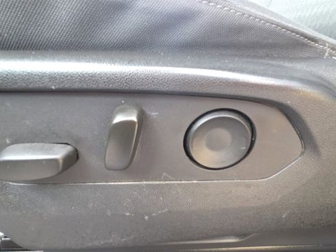 Used 2022 Chevrolet Silverado 1500 Custom image 30