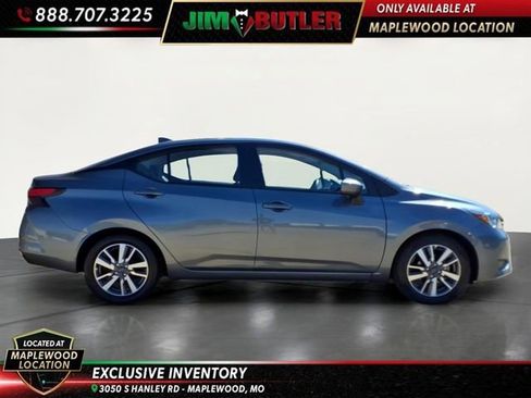 Used 2023 Nissan Versa SV FWD image 5