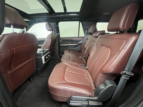 Used 2024 Ford Expedition Limited image 5