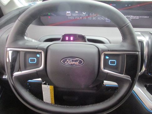 New 2025 Ford Expedition Platinum image 39