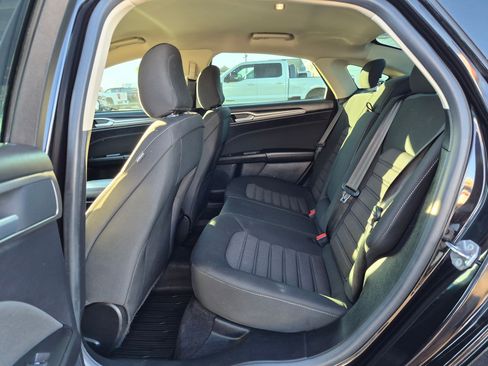 Used 2020 Ford Fusion SE AWD/4WD image 28