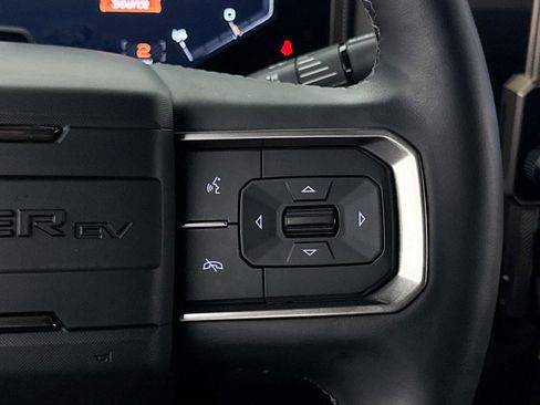 Used 2025 GMC Hummer EV 2X image 36