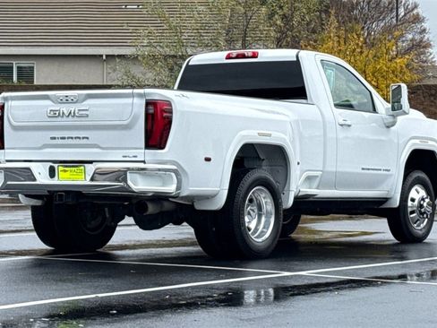 Used 2024 GMC Sierra 3500 SLE w/ SLE Convenience Package image 8