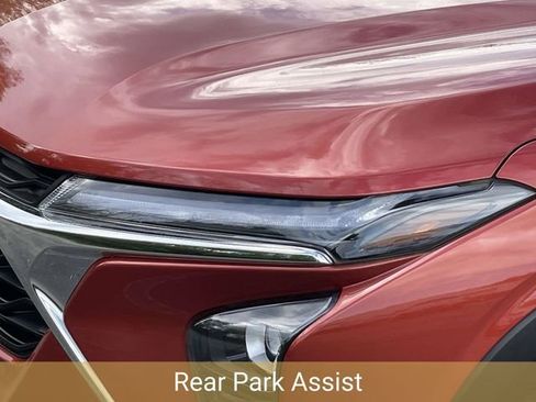 Certified 2024 Chevrolet Trax LT w/ Driver Confidence Package FWD image 11