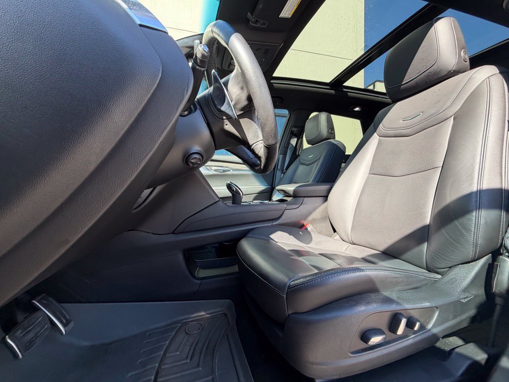 Used 2023 Cadillac XT5 Sportv w/ Technology Package AWD/4WD image 6