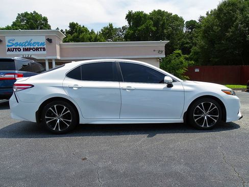 Used 2019 Toyota Camry SE w/ Audio Package FWD image 11