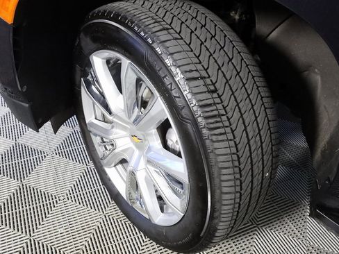 Used 2024 Chevrolet Suburban High Country w/ Advanced Technology Package image 48