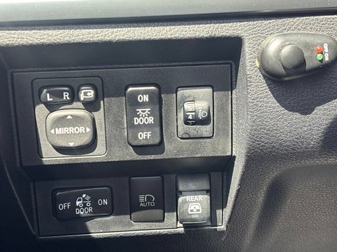 Used 2020 Toyota Tundra Platinum AWD/4WD image 27