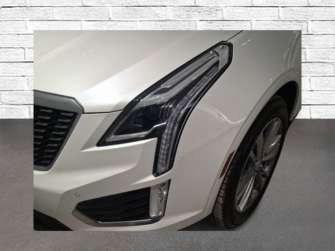Certified 2025 Cadillac XT5 Premium Luxury image 8