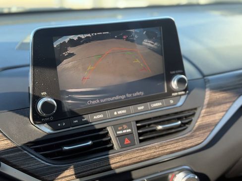 Used 2020 Nissan Altima 2.5 SL FWD image 13