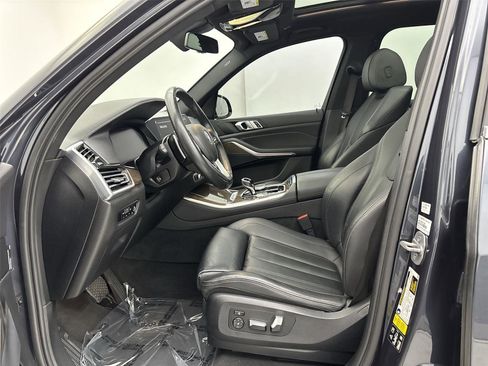 Used 2022 BMW X5 xDrive40i w/ Climate Comfort Package AWD/4WD image 25