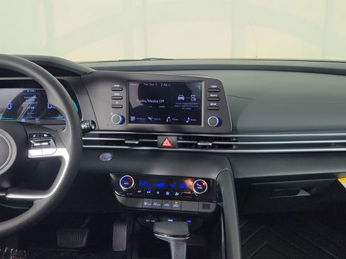New 2025 Hyundai Elantra Blue image 9