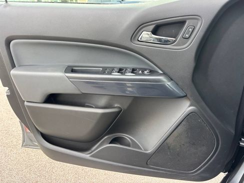 Used 2022 Chevrolet Colorado Z71 AWD/4WD image 13