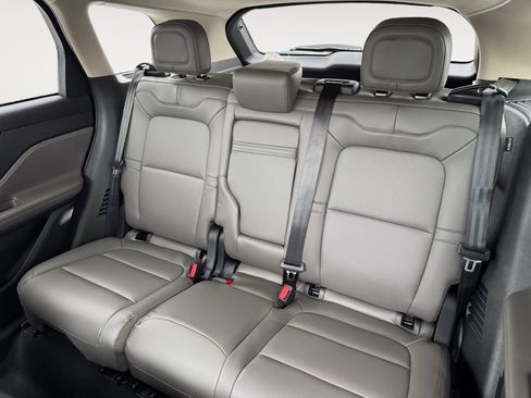 New 2026 Lincoln Corsair Premiere image 16