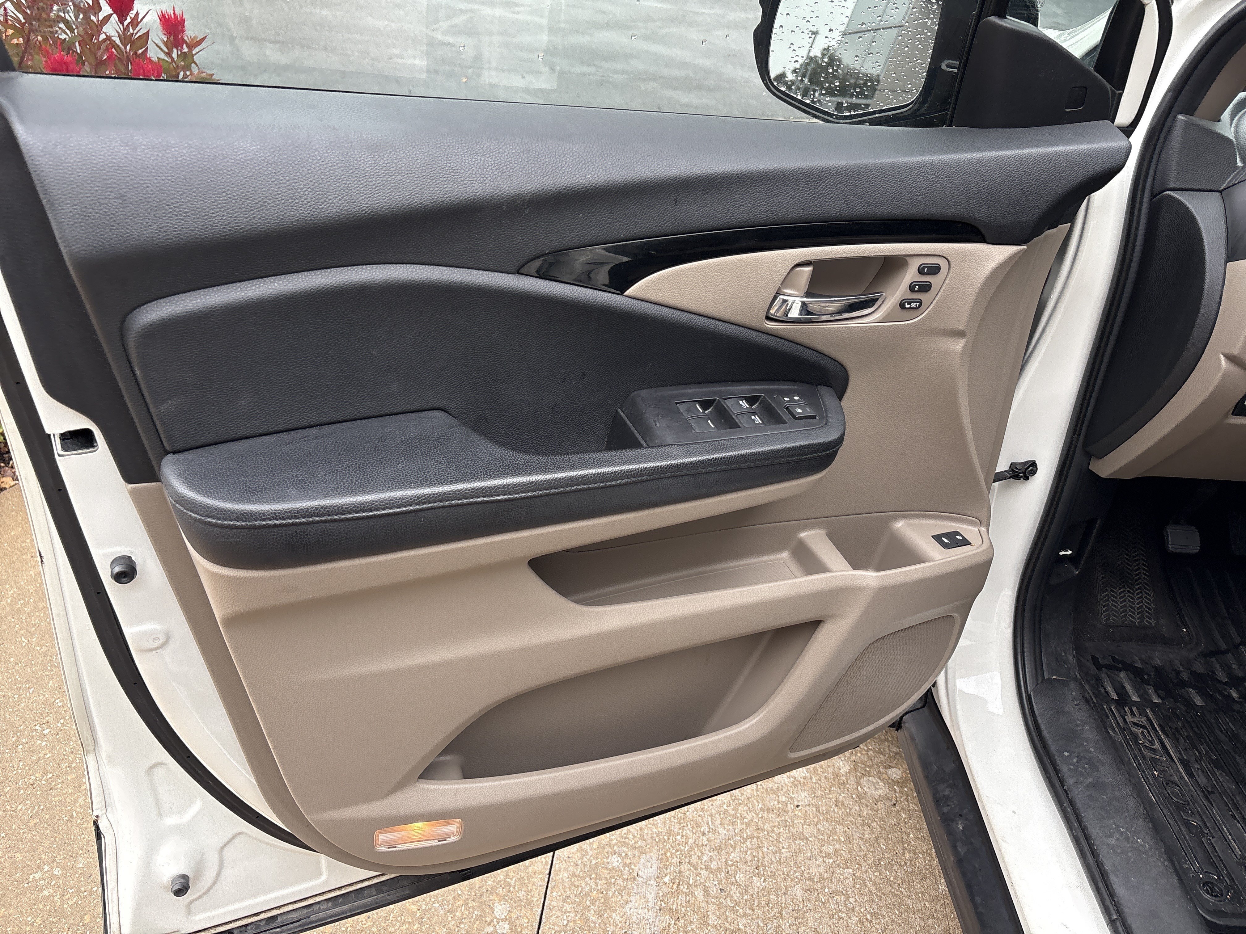 Used 2017 Honda Pilot Elite image 14