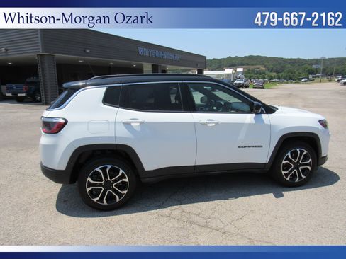 Used 2024 Jeep Compass Limited AWD/4WD image 15