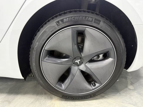 Used 2021 Tesla Model 3 Standard Range Plus RWD image 19