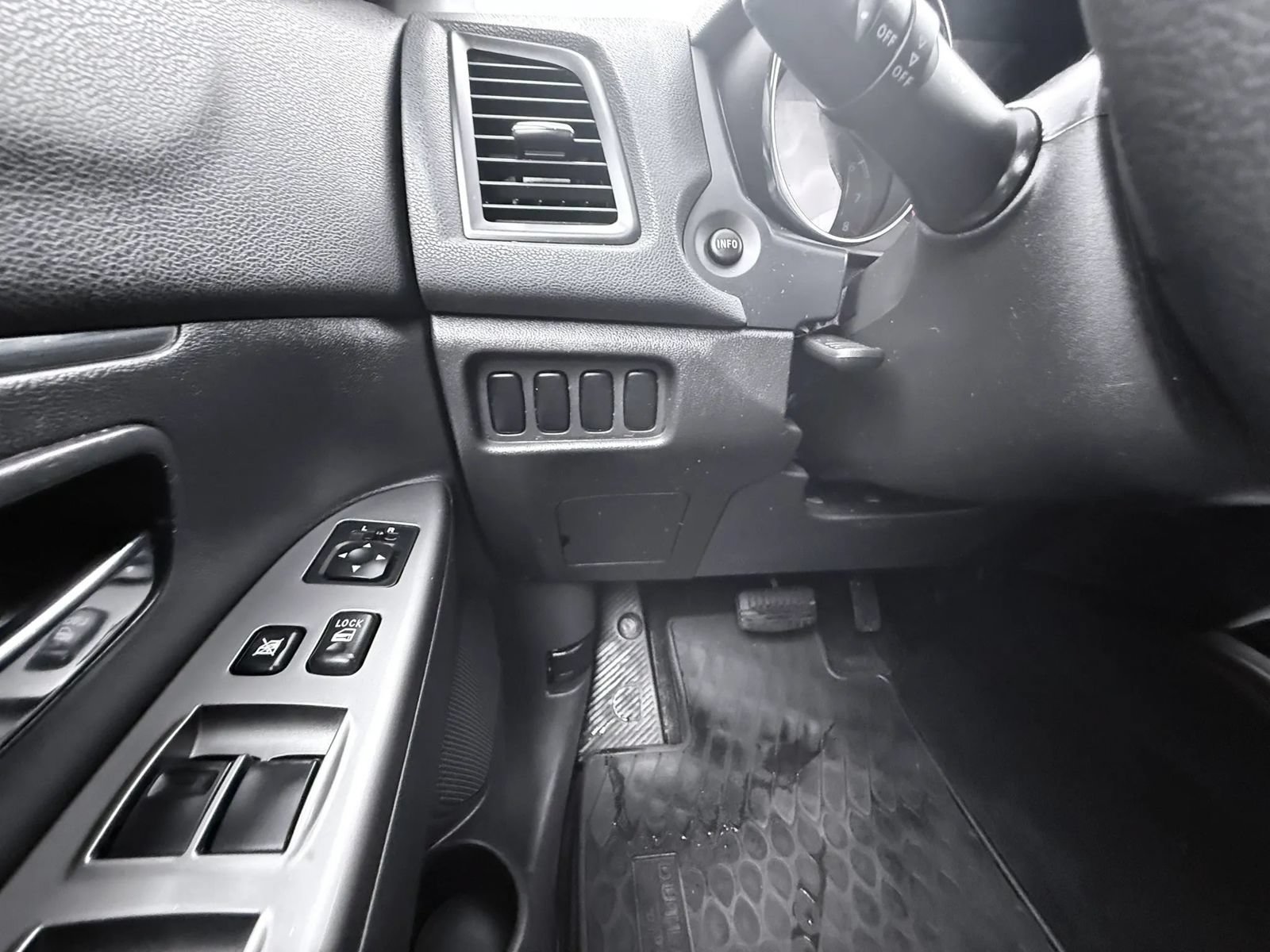 Used 2018 Mitsubishi Outlander Sport SE AWD/4WD image 20