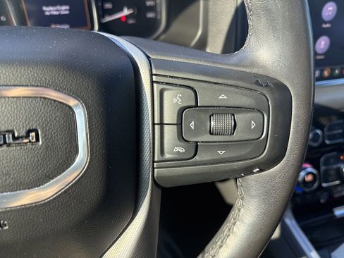 Used 2021 GMC Yukon Denali w/ Denali Premium Package image 19