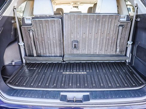 Certified 2023 Toyota Highlander LE image 27