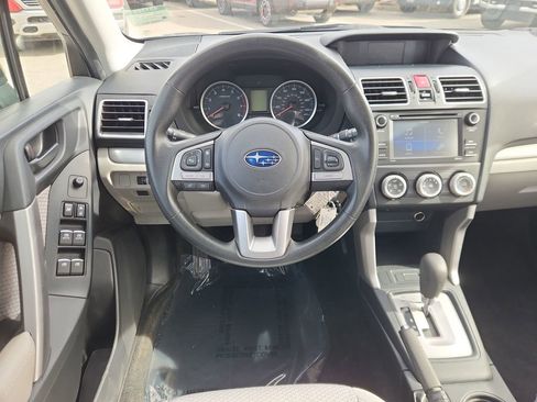 Used 2017 Subaru Forester 2.5i w/ Alloy Wheel Package image 14
