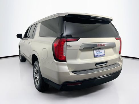 Used 2022 GMC Yukon XL SLE image 7