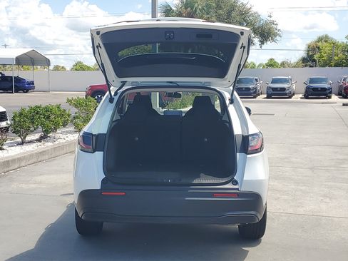 Used 2025 Honda HR-V LX image 9