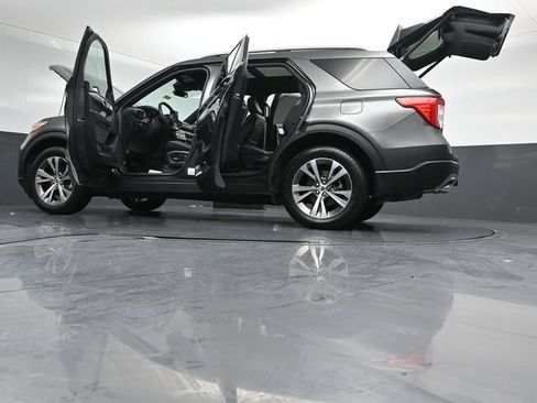 Used 2020 Ford Explorer Platinum w/ Premium Technology Package AWD/4WD image 59
