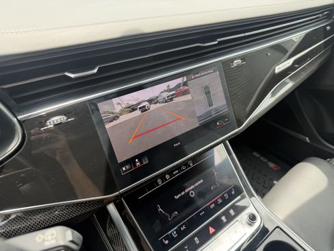 Used 2022 Audi SQ8 Prestige AWD/4WD image 30