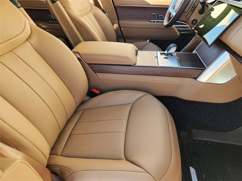 New 2026 Land Rover Range Rover SE image 10