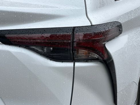 Certified 2025 Toyota Sienna XLE w/ XLE Plus Package image 50