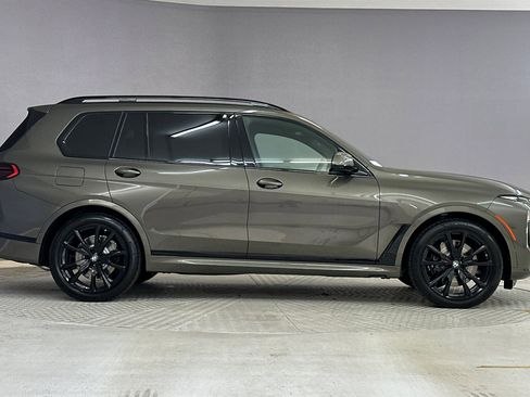 New 2026 BMW X7 xDrive40i w/ M Sport Package AWD/4WD image 7