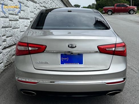 Used 2015 Kia Cadenza Premium w/ Technology Package FWD image 5