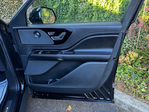 Used 2023 Lincoln Aviator Reserve w/ Jet Package image 24