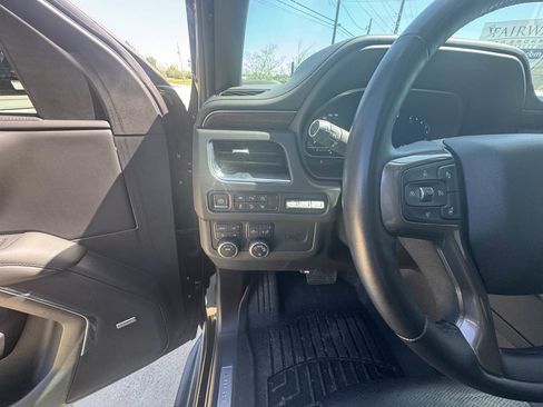 Used 2023 Chevrolet Suburban High Country AWD/4WD image 19